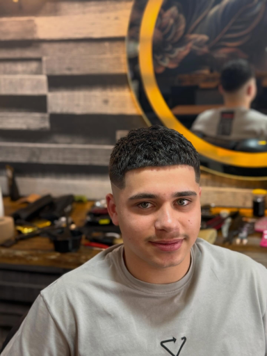 Coffee Barber, 24